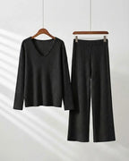 Lorenza™ | Ribbed V-neck two-piece lounge set